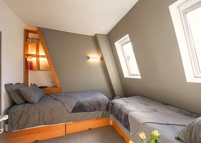 1min Walk From Champs Elysees - Avenue Montaigne - Ac - Self-checkin - Working Desk Apartment Paris