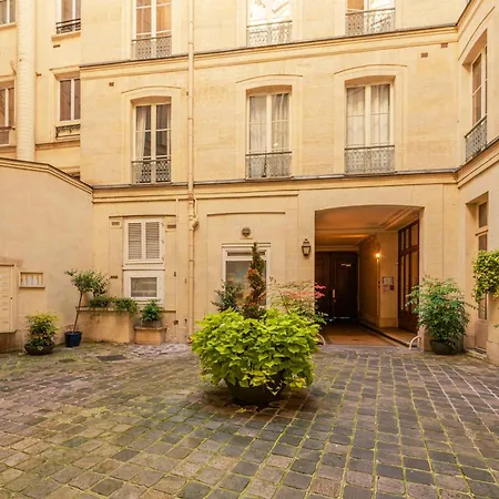 1min Walk From Champs Elysees - Avenue Montaigne - Ac - Self-checkin - Working Desk דירה *