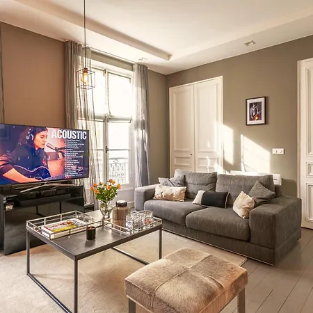 דירה 1min Walk From Champs Elysees - Avenue Montaigne - Ac - Self-checkin - Working Desk פריז