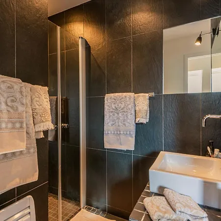 1min Walk From Champs Elysees - Avenue Montaigne - Ac - Self-checkin - Working Desk פריז