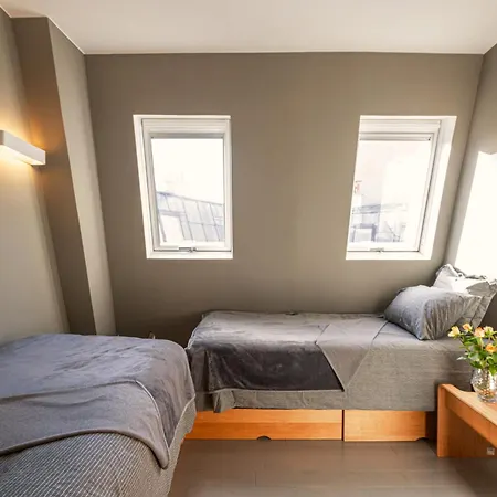 1min Walk From Champs Elysees - Avenue Montaigne - Ac - Self-checkin - Working Desk * פריז