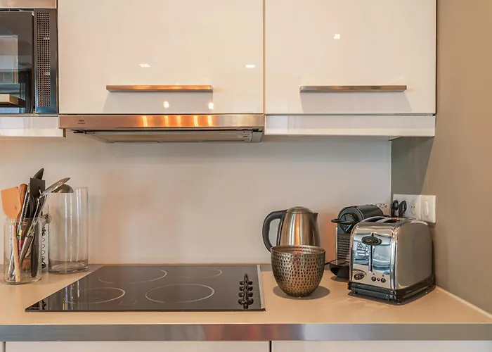 1min Walk From Champs Elysees - Avenue Montaigne - Ac - Self-checkin - Working Desk * Parijs