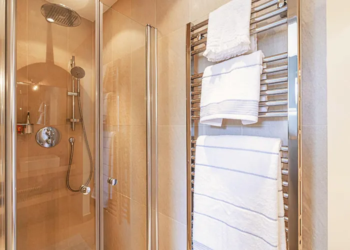 1min Walk From Champs Elysees - Avenue Montaigne - Ac - Self-checkin - Working Desk Appartement *