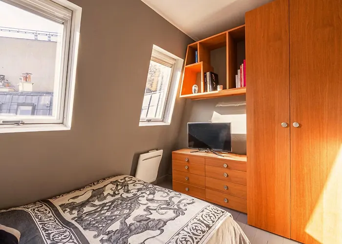 1min Walk From Champs Elysees - Avenue Montaigne - Ac - Self-checkin - Working Desk * Parijs