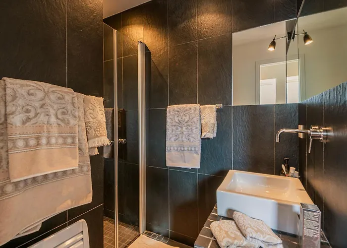 1min Walk From Champs Elysees - Avenue Montaigne - Ac - Self-checkin - Working Desk Párizs
