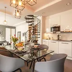 Apartamento 1min Walk From Champs Elysees - Avenue Montaigne - Ac - Self-checkin - Working Desk Paris