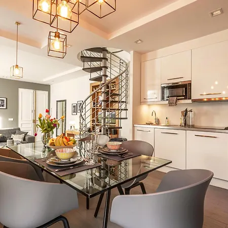 Lägenhet 1min Walk From Champs Elysees - Avenue Montaigne - Ac - Self-checkin - Working Desk Paris