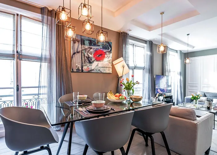 1min Walk From Champs Elysees - Avenue Montaigne - Ac - Self-checkin - Working Desk